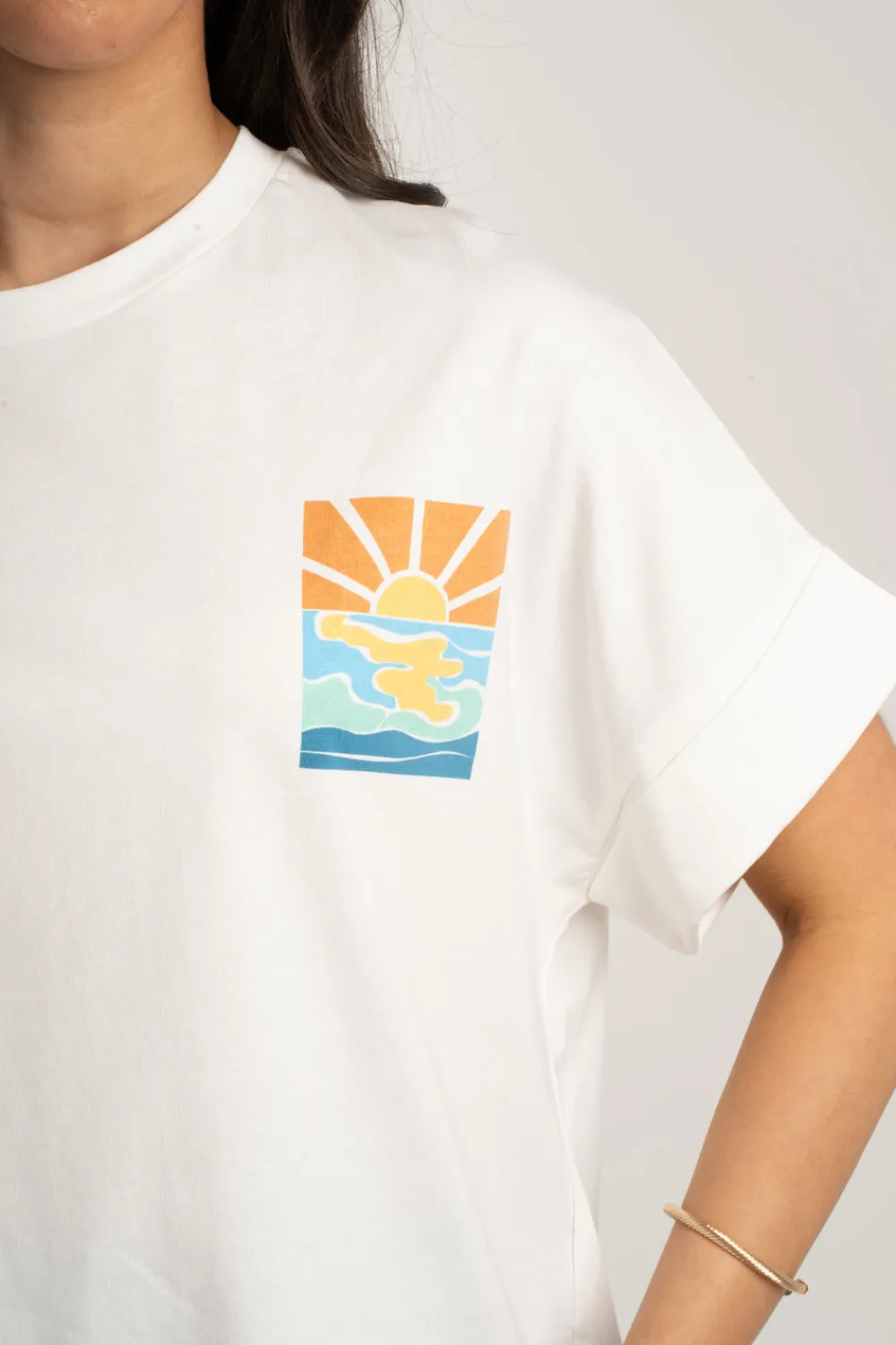 The Walk in Wardrobe T-Shirts|Tops>Millie Sunset Graphic T-Shirt In White
