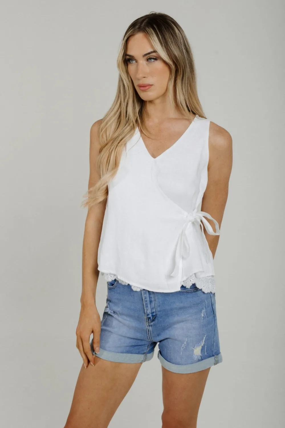 The Walk in Wardrobe Shorts>Nancy Denim Shorts In Light Wash