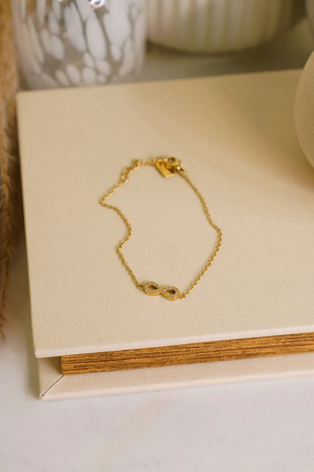 The Walk in Wardrobe Jewellery>Olive Infinity Bracelet In Gold