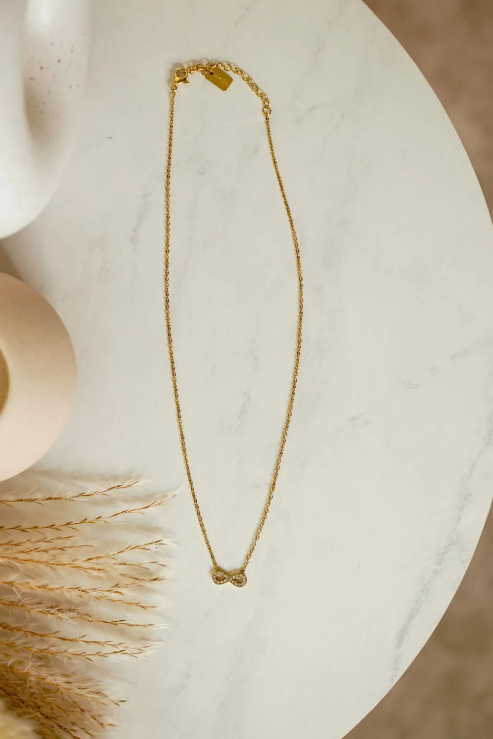 The Walk in Wardrobe Jewellery>Olive Infinity Necklace In Gold