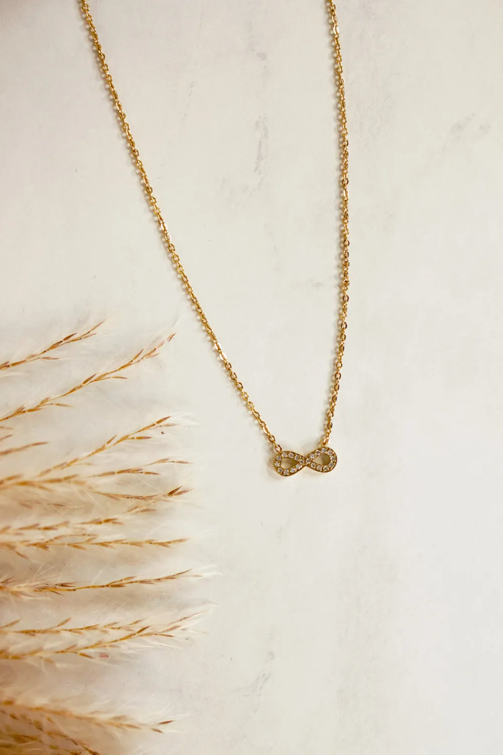 The Walk in Wardrobe Jewellery>Olive Infinity Necklace In Gold