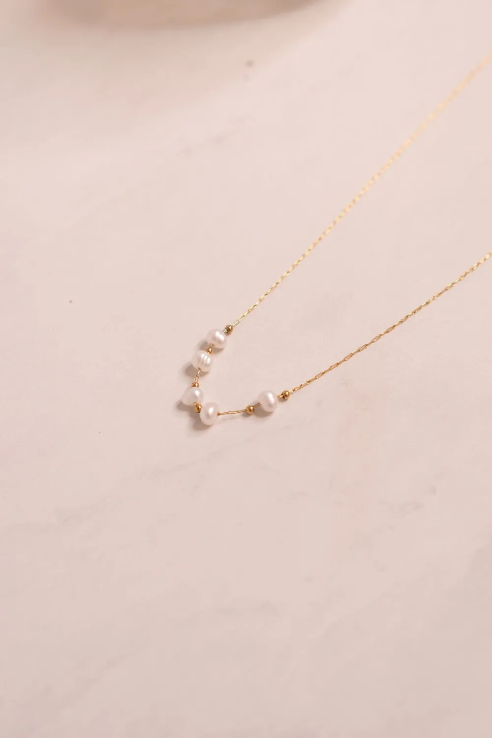 The Walk in Wardrobe Jewellery>Olive Multi Pearl Necklace In Gold