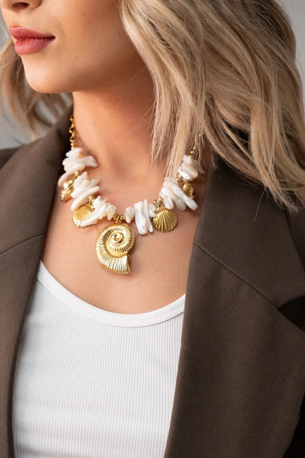 The Walk in Wardrobe Jewellery>Olive Multi Shell Necklace In Gold