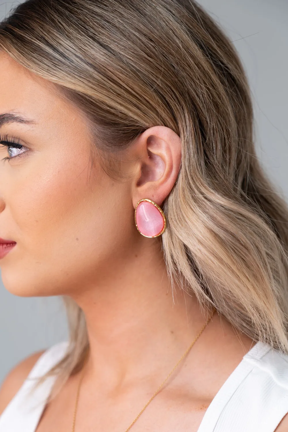 The Walk in Wardrobe Jewellery>Olive Oval Stone Earrings In Pink