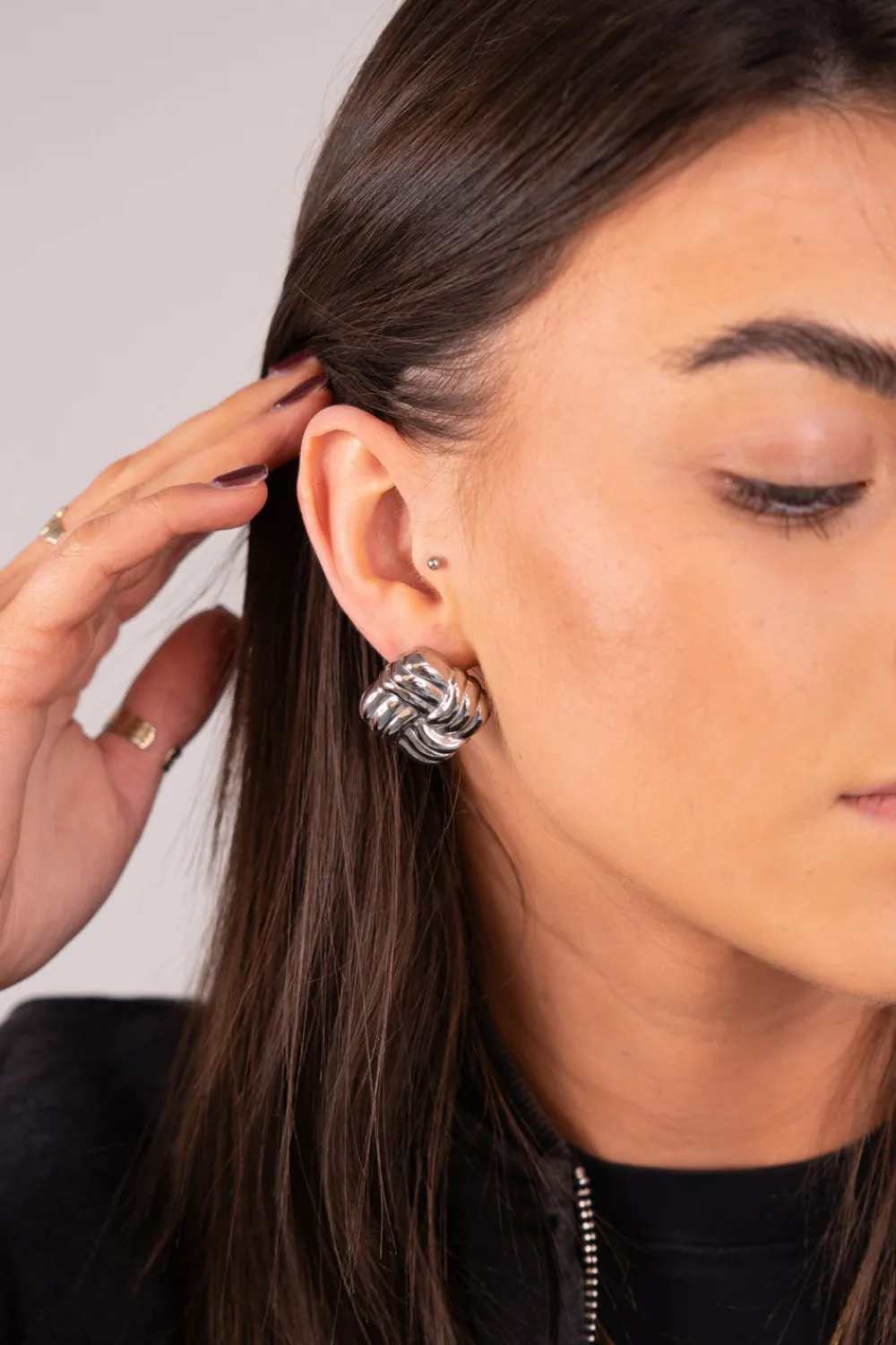 The Walk in Wardrobe Jewellery>Olive Quartered Earrings In Black