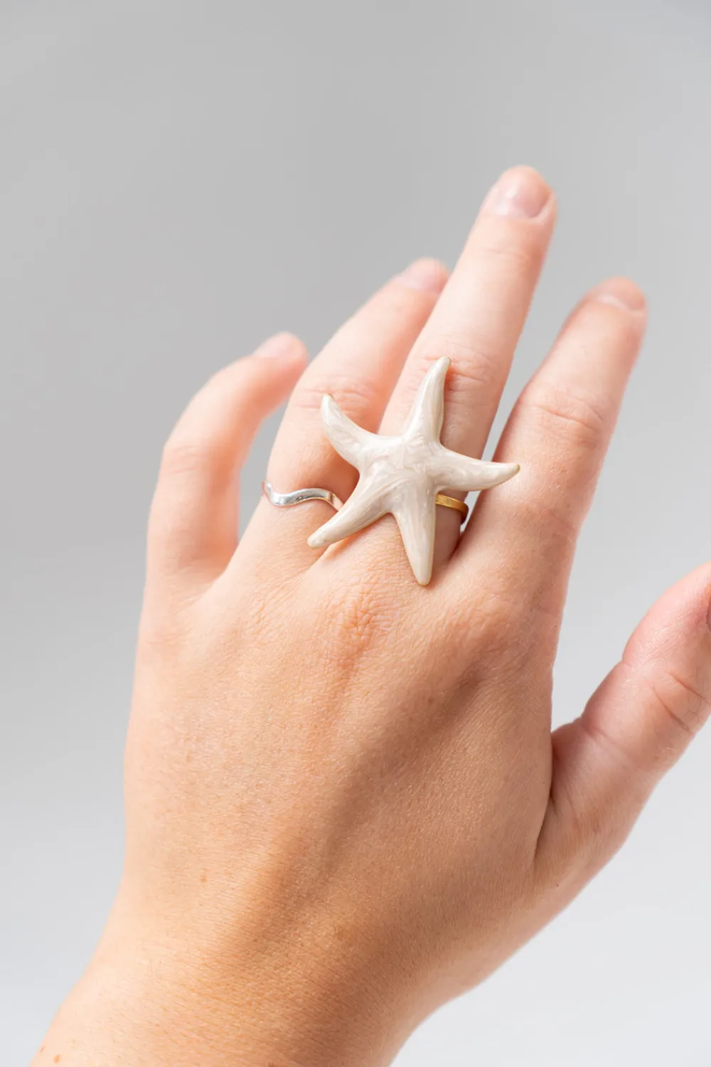 The Walk in Wardrobe Jewellery>Olive Starfish Ring In Neutral