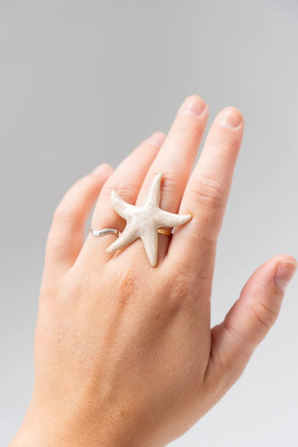 The Walk in Wardrobe Jewellery>Olive Starfish Ring In Neutral