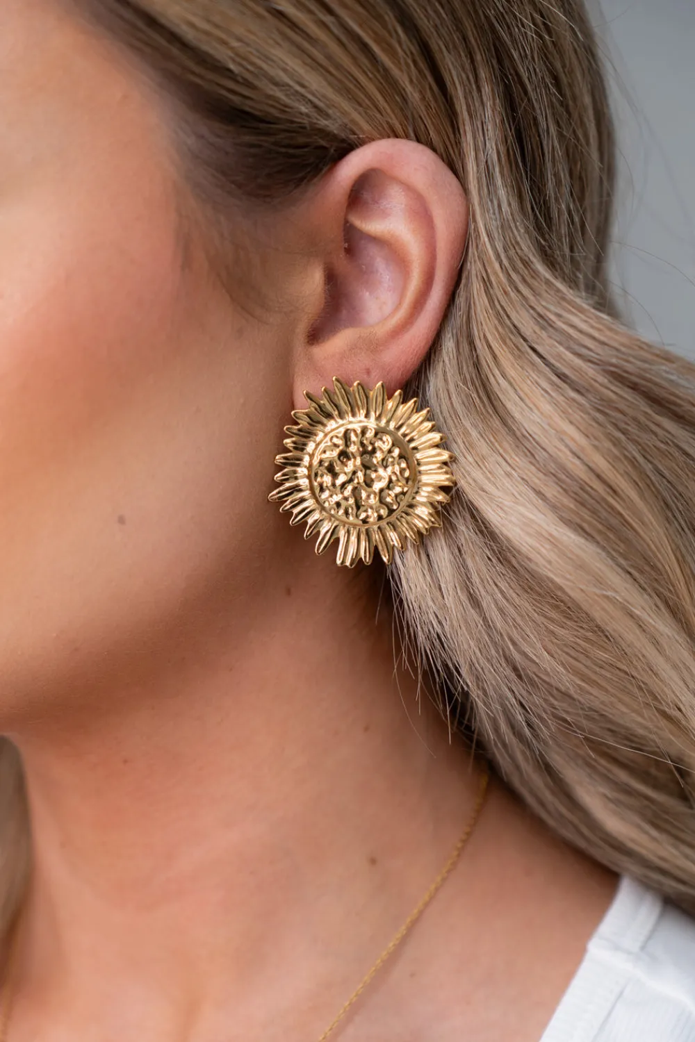 The Walk in Wardrobe Jewellery>Olive Sun Earrings In Gold