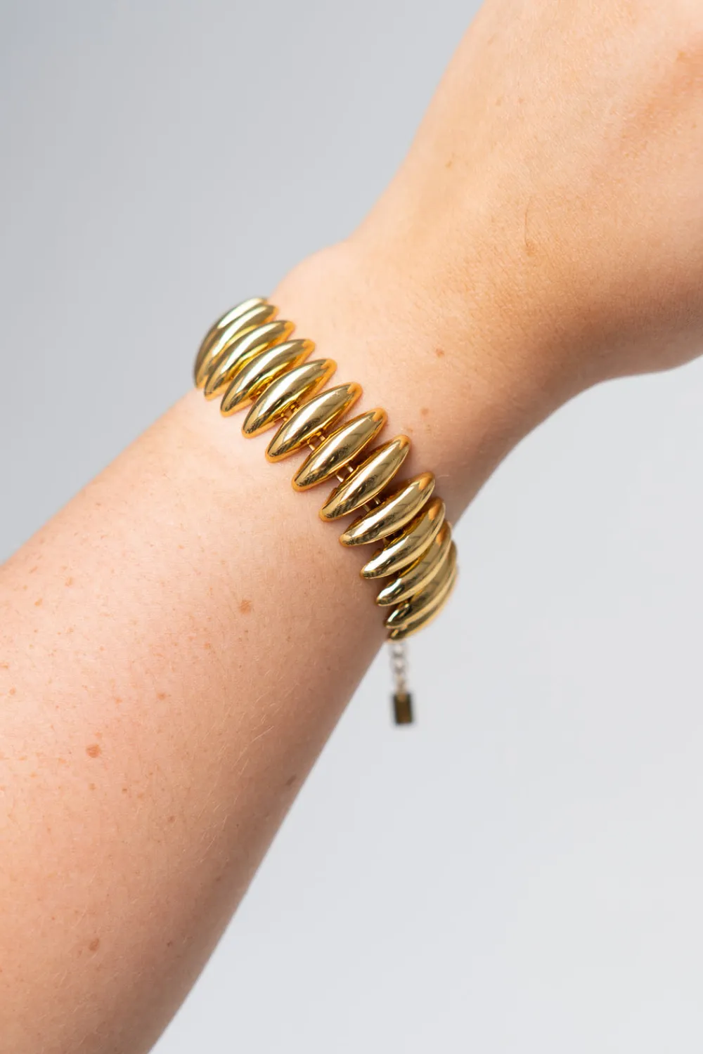 The Walk in Wardrobe Jewellery>Olive Torpedo Link Bracelet In Gold