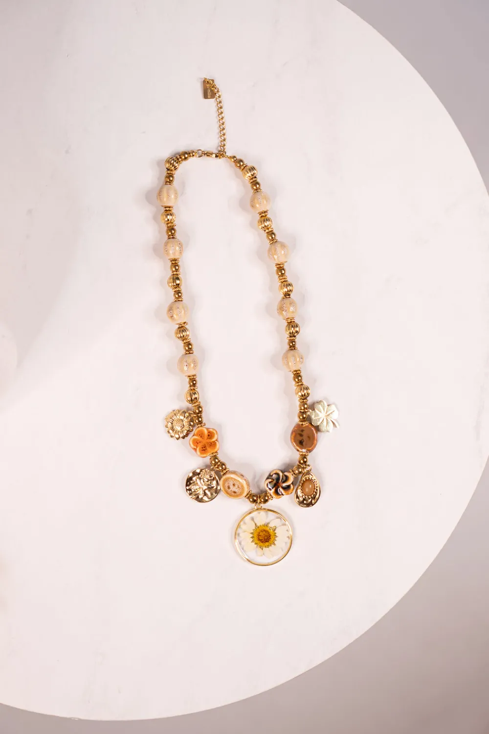 The Walk in Wardrobe Jewellery>Olive White Floral Charm Necklace In Gold