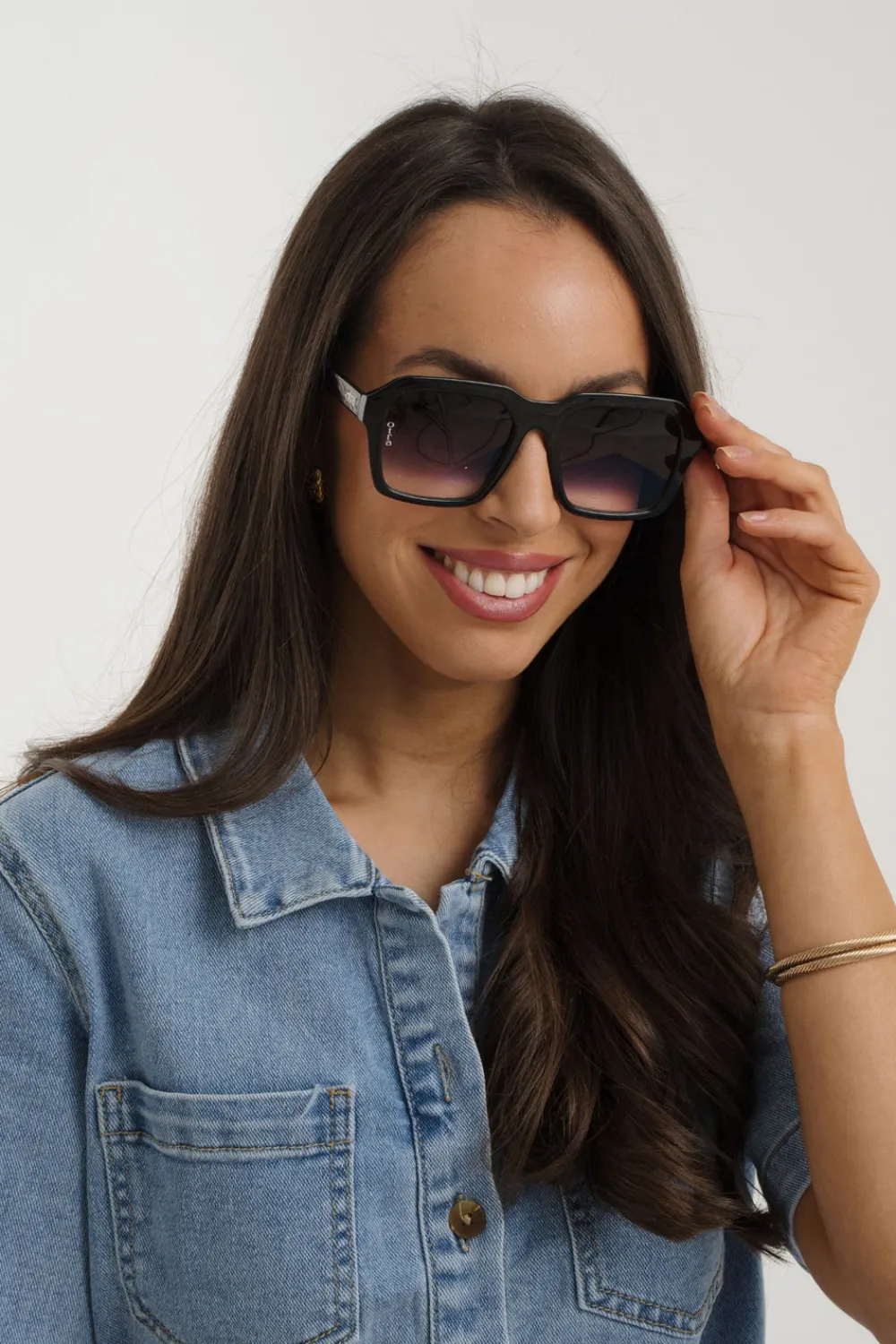 The Walk in Wardrobe Sunglasses>Olivia Chunky Square Sunglasses In Black