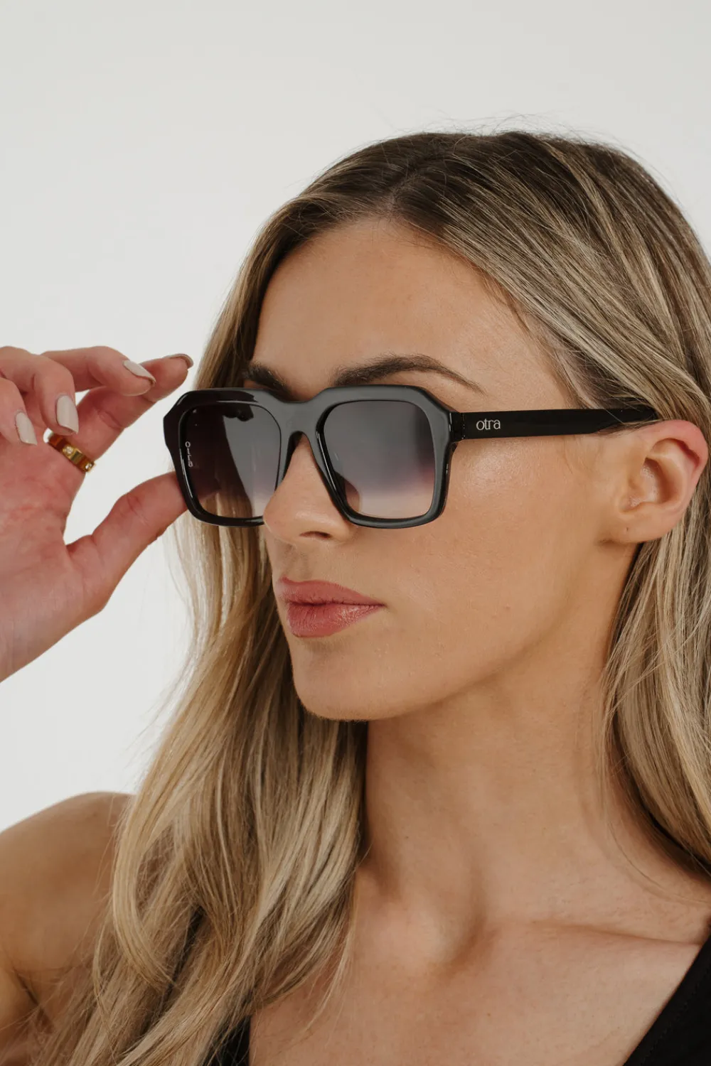 The Walk in Wardrobe Sunglasses><noscript><img width=