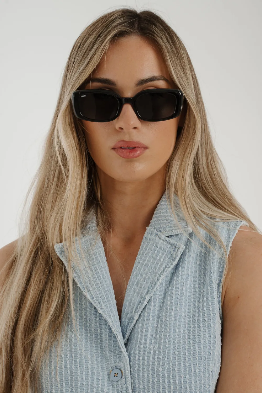 The Walk in Wardrobe Sunglasses>Olivia Rectangle Sunglasses In Red