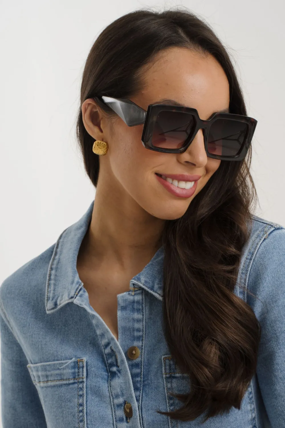 The Walk in Wardrobe Sunglasses>Olivia Square Sunglasses In Black
