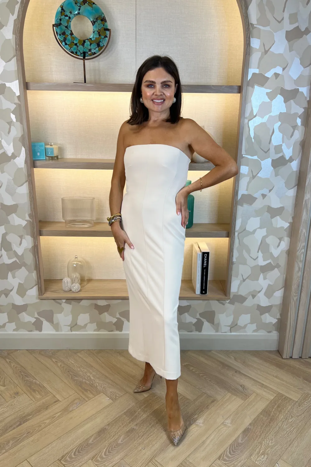 The Walk in Wardrobe Midi Dresses>Pia Strapless Midi Dress In Cream