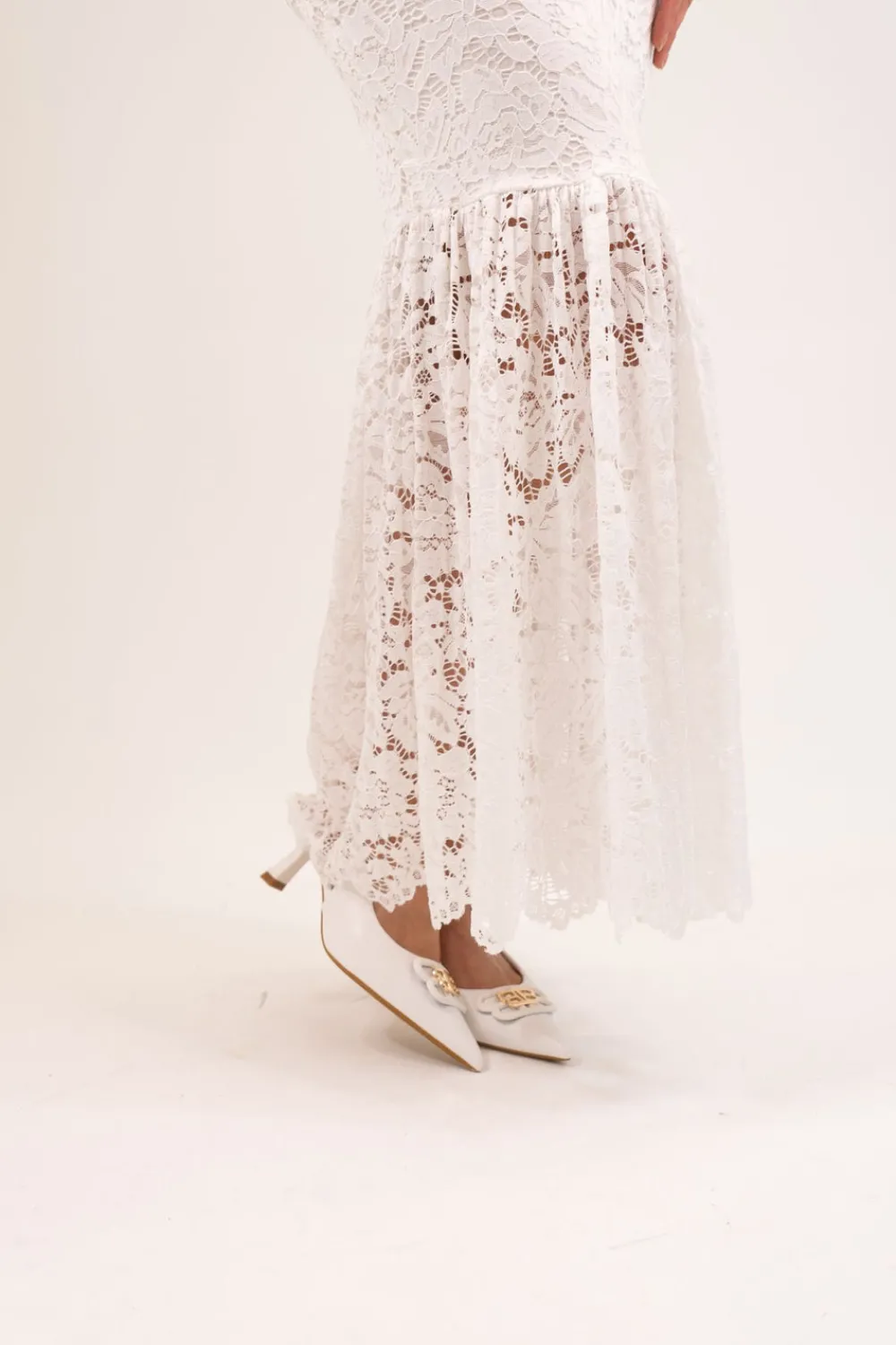 The Walk in Wardrobe Skirts & Skorts>Polly Lace Maxi Skirt In White