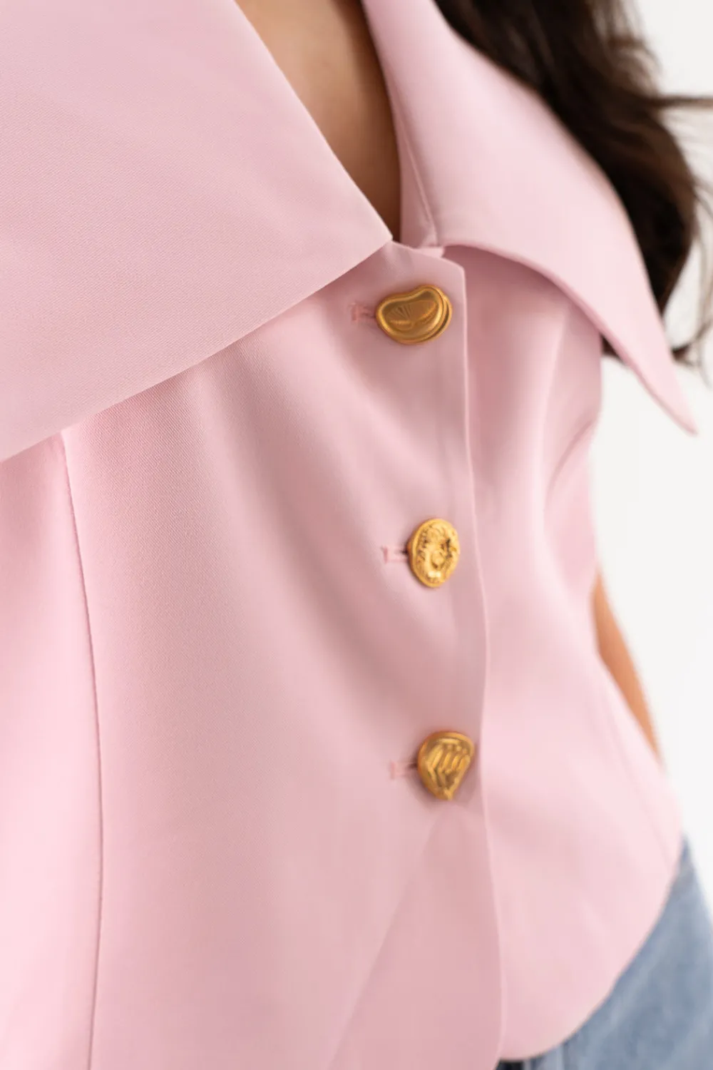 The Walk in Wardrobe Tops><noscript><img width=