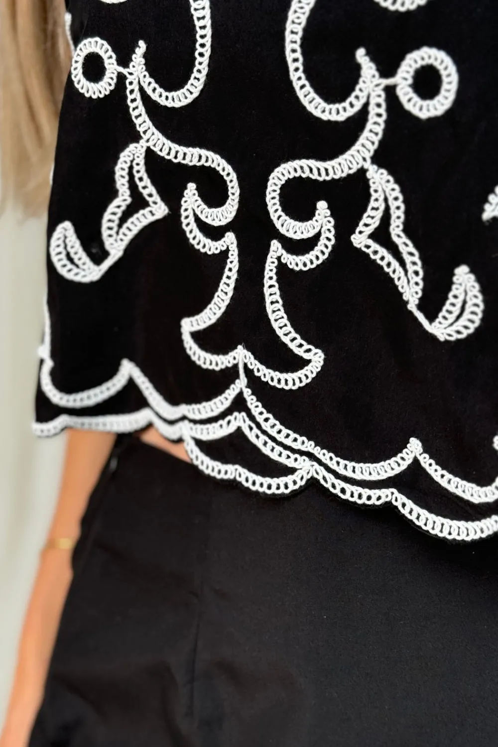 The Walk in Wardrobe Tops><noscript><img width=