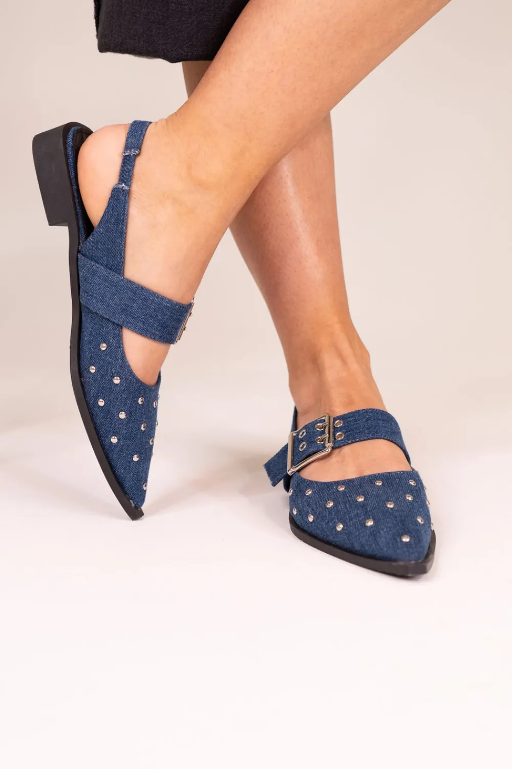 The Walk in Wardrobe Flats|Slingbacks><noscript><img width=