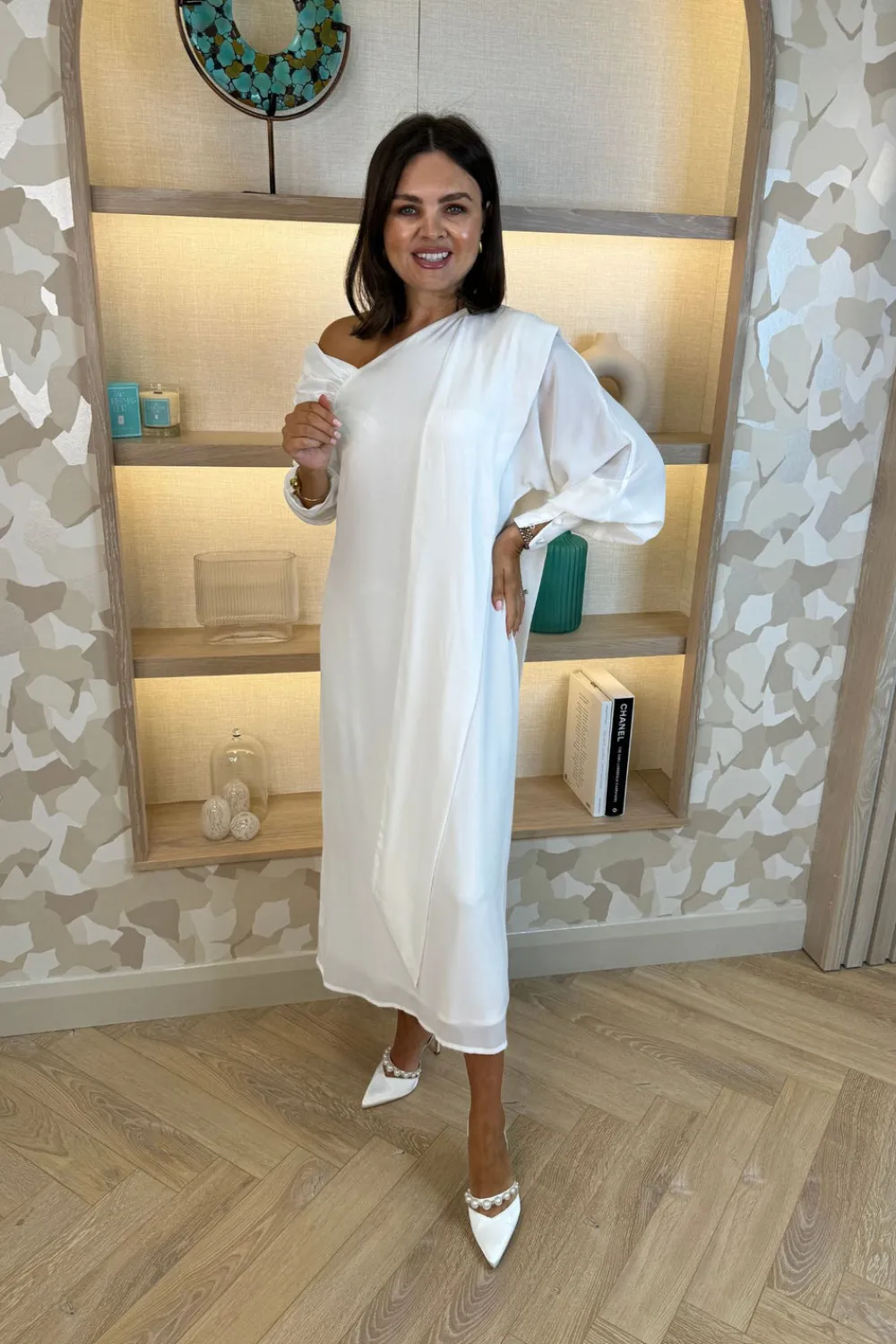 The Walk in Wardrobe Midi Dresses>Sienna Chiffon Detail Dress In Cream