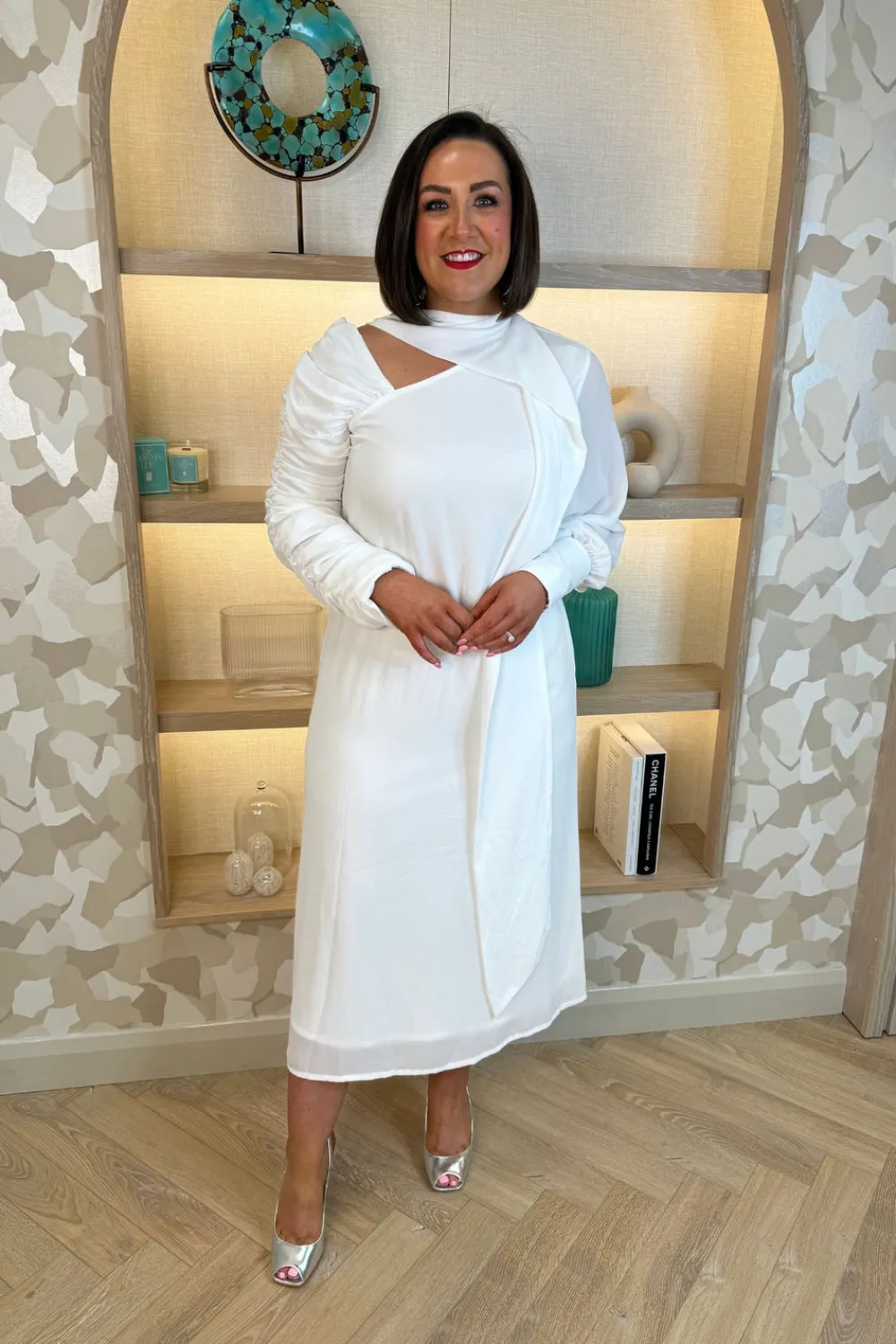 The Walk in Wardrobe Midi Dresses>Sienna Chiffon Detail Dress In Cream