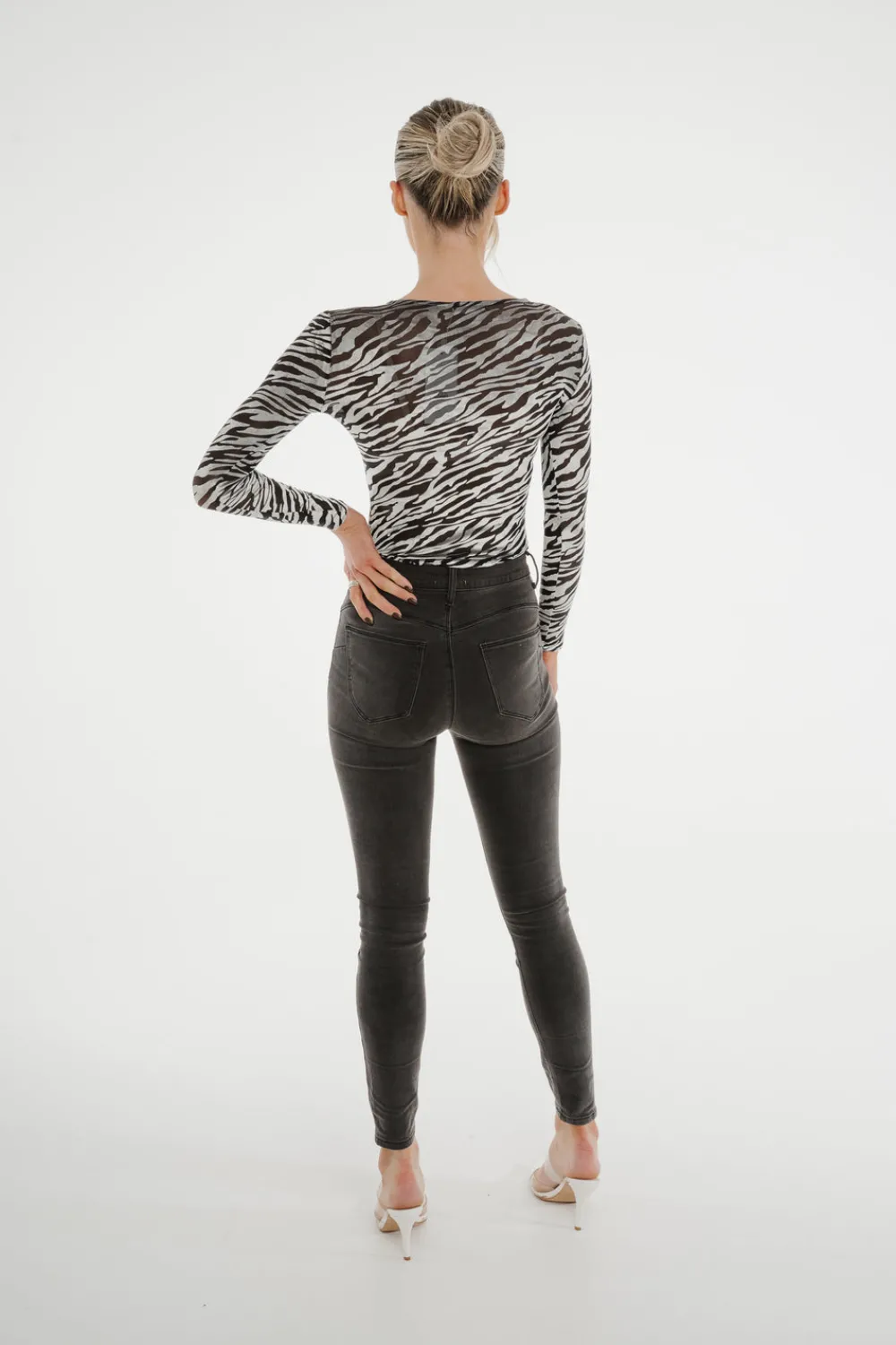 The Walk in Wardrobe Tops><noscript><img width=