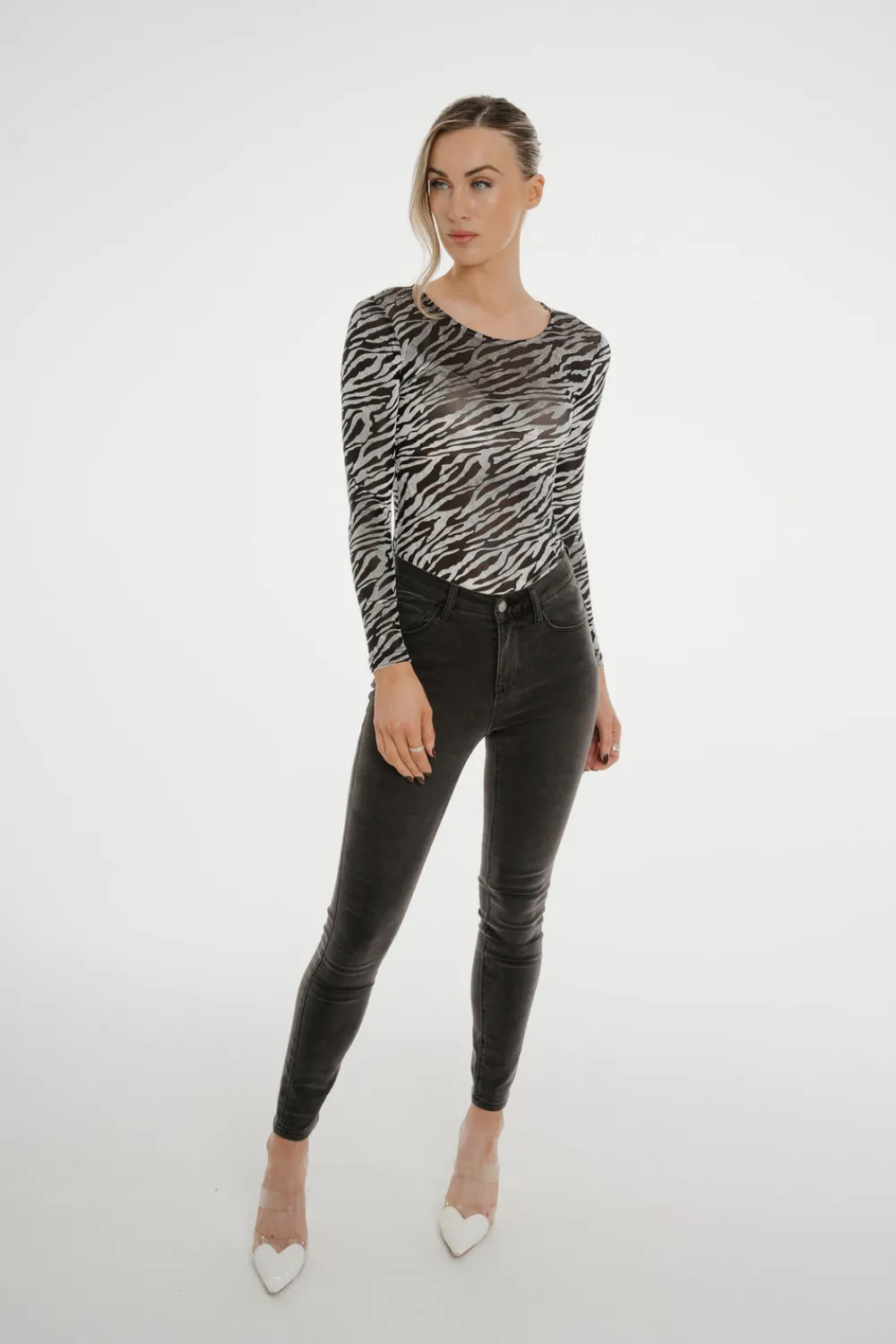 The Walk in Wardrobe Tops><noscript><img width=