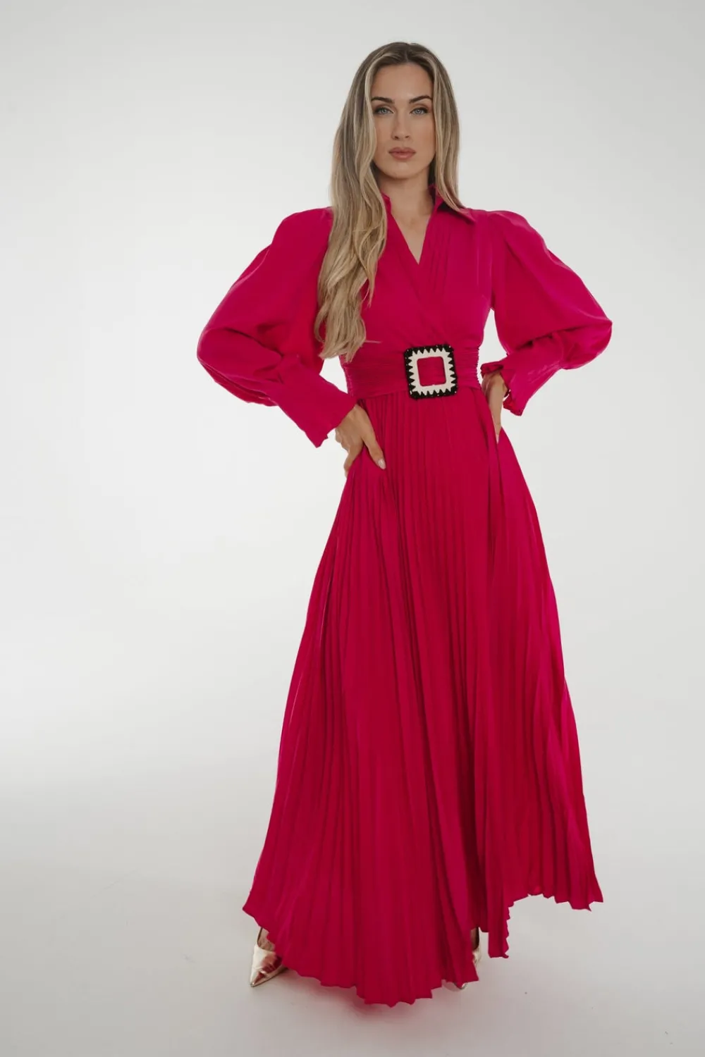 The Walk in Wardrobe Maxi Dresses>Taylor Belted Pleat Dress In Black