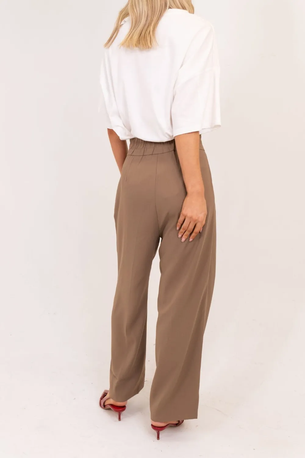 The Walk in Wardrobe Trousers><noscript><img width=