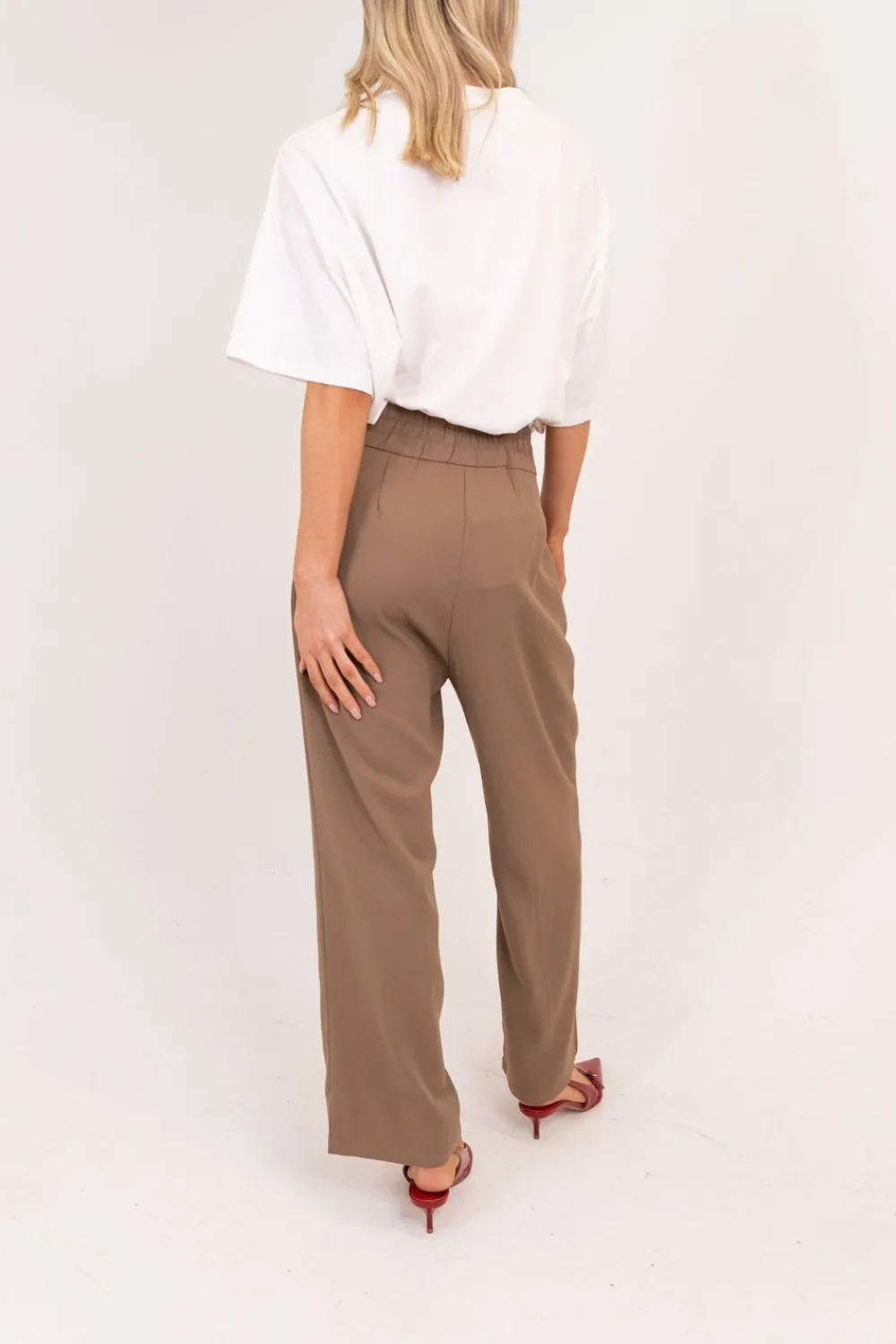 The Walk in Wardrobe Trousers><noscript><img width=