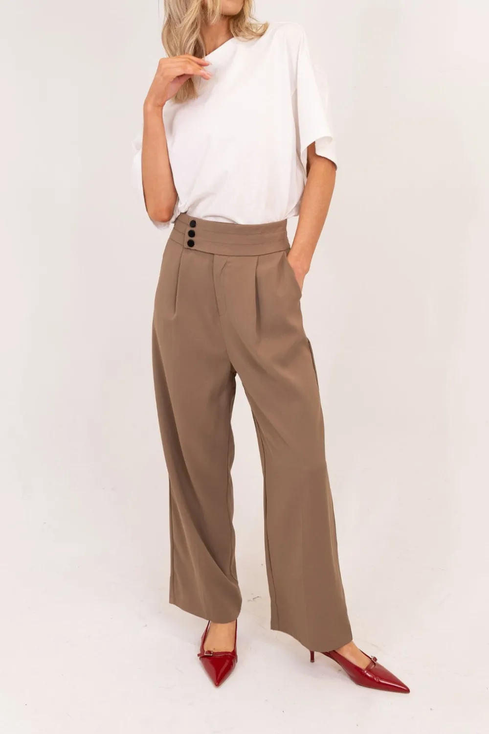 The Walk in Wardrobe Trousers><noscript><img width=