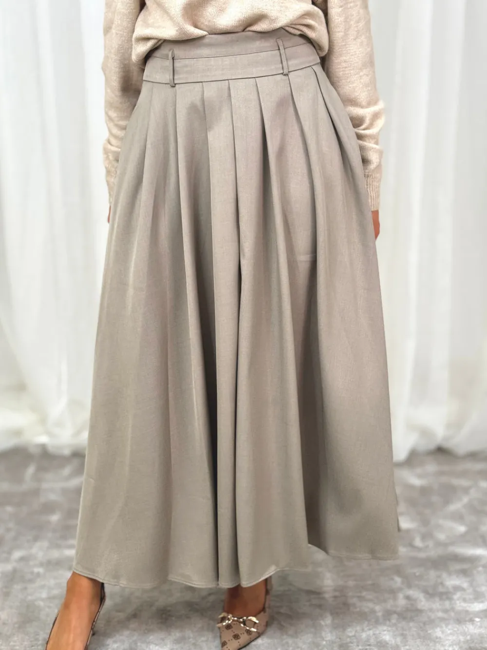 The Walk in Wardrobe Skirts & Skorts>Willow Maxi Skirt In Taupe
