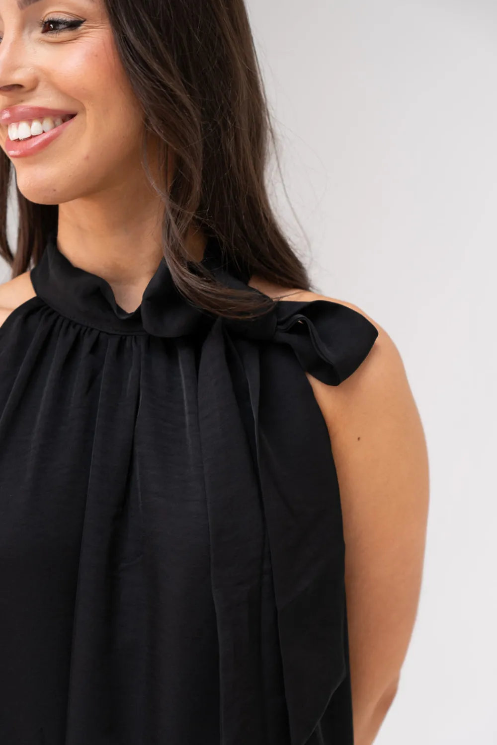 The Walk in Wardrobe Maxi Dresses>Willow Tie Neck Maxi Dress In Black