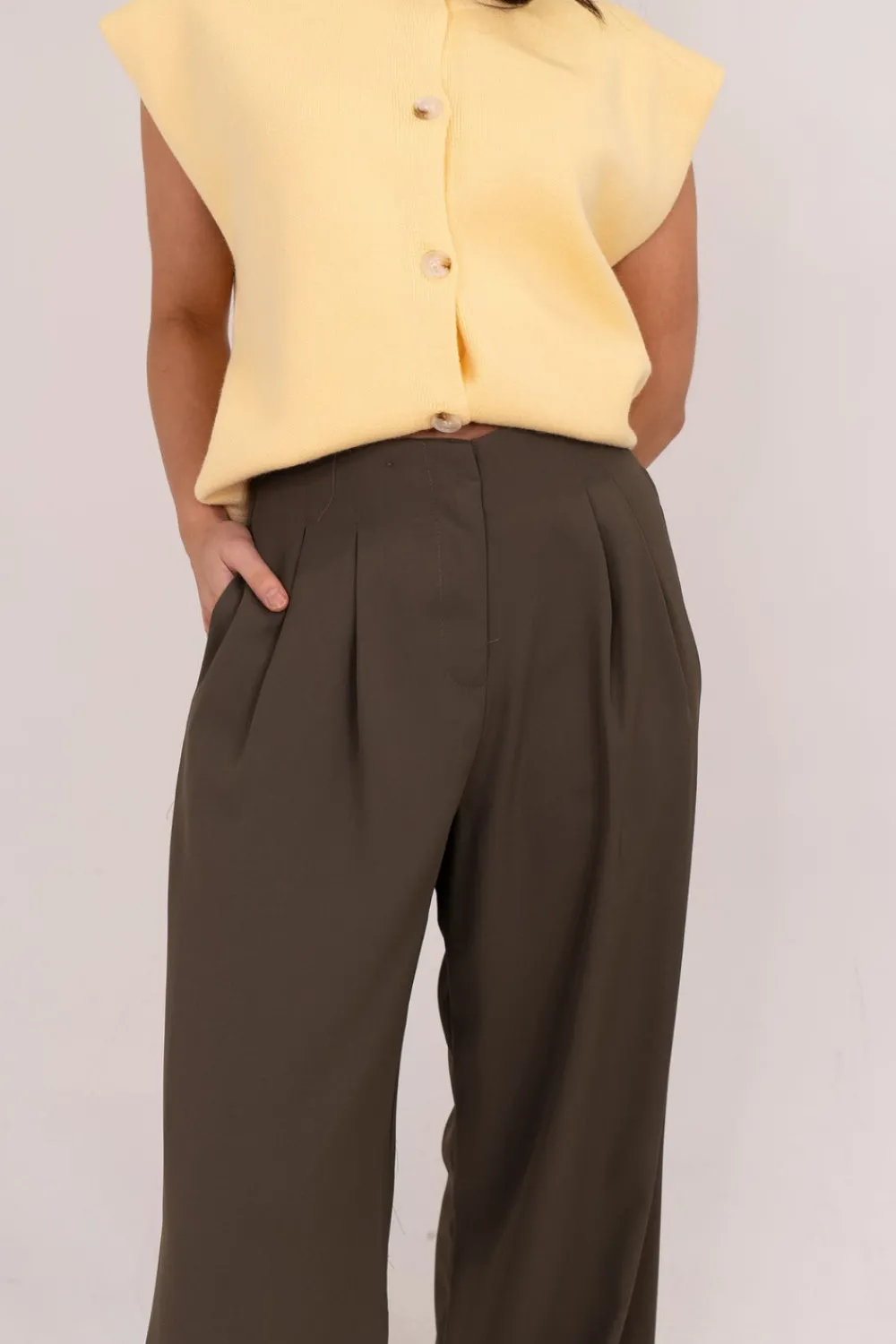 The Walk in Wardrobe Trousers><noscript><img width=